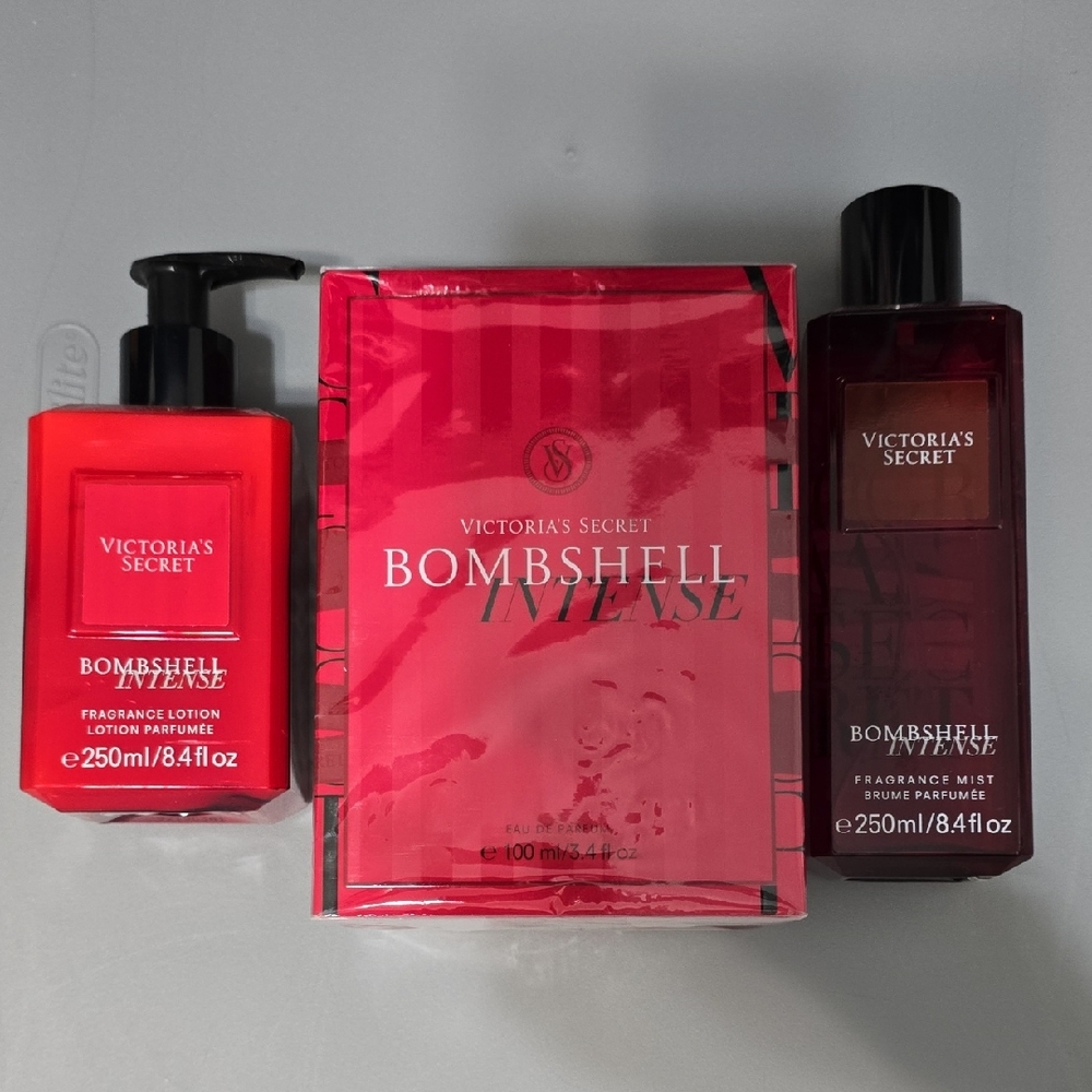 Victoria's Secret Red Moisturizer & Body Oil Collection FREE GIFT by 10/31
